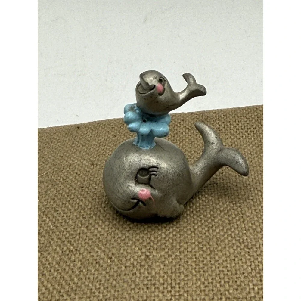 Vintage 1982 Hudson Pewter Mom Whale w/ Baby Whale Water Spout 1.5